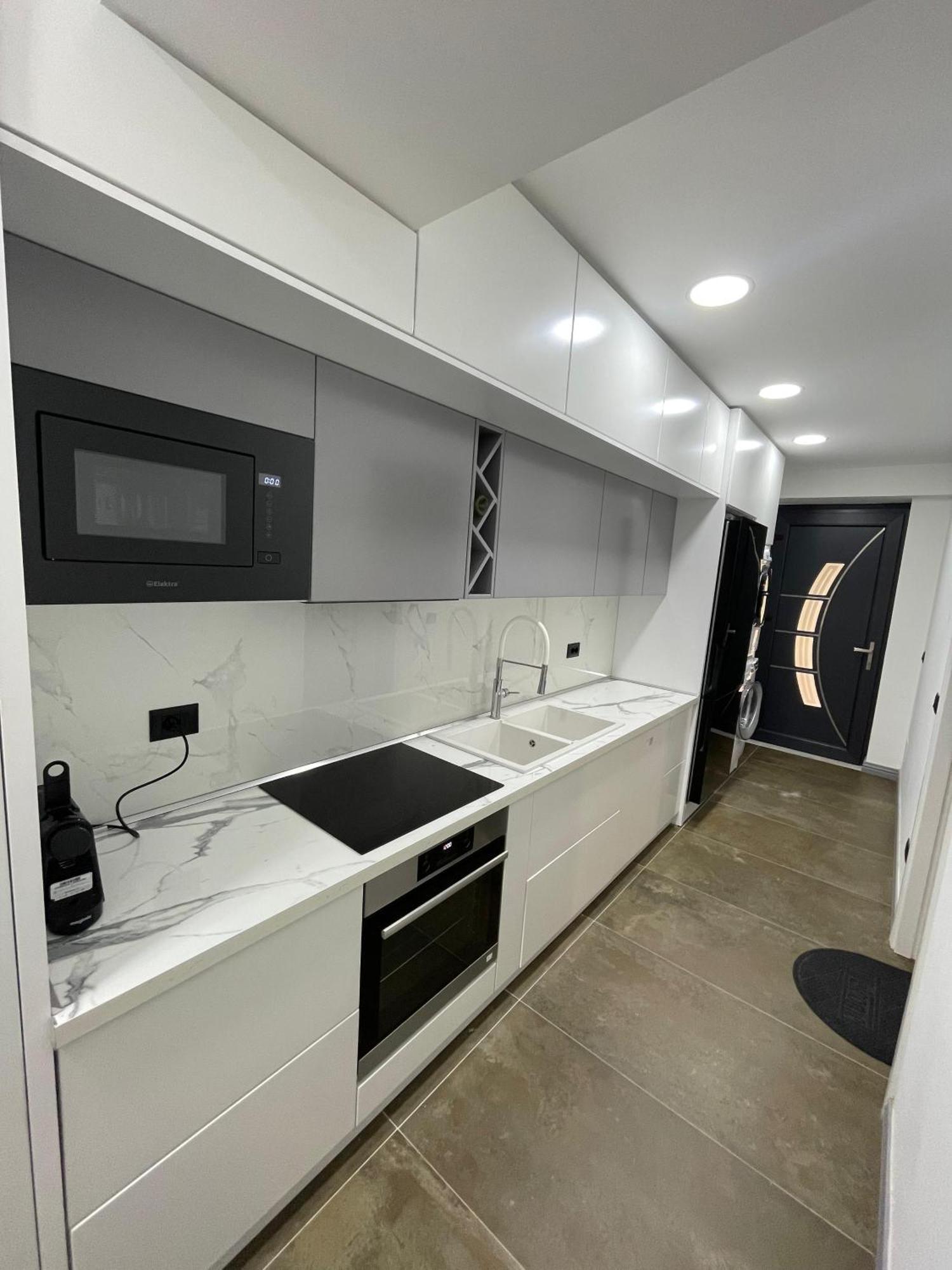 Home 12 Librazhet Εξωτερικό φωτογραφία