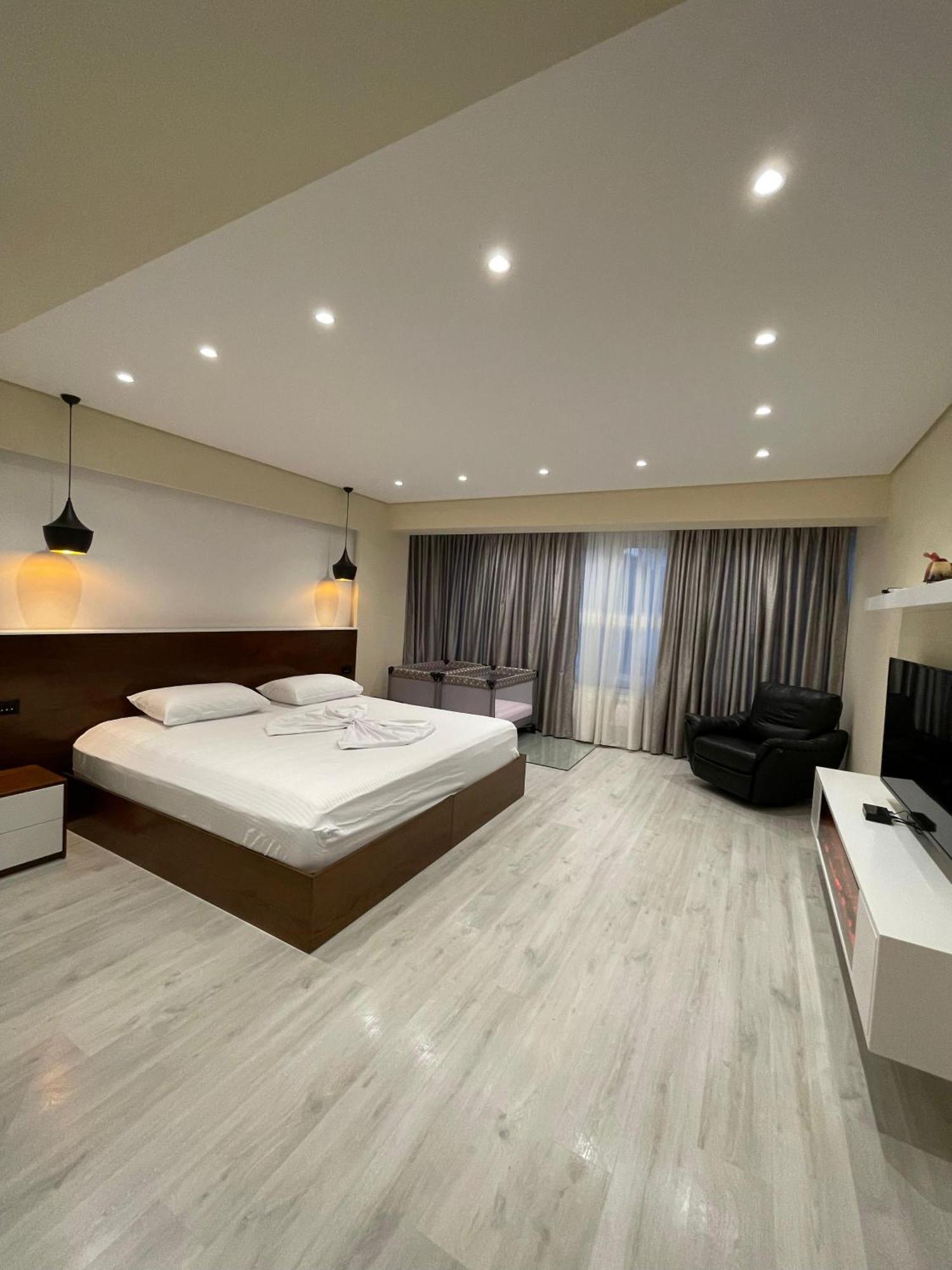 Home 12 Librazhet Εξωτερικό φωτογραφία