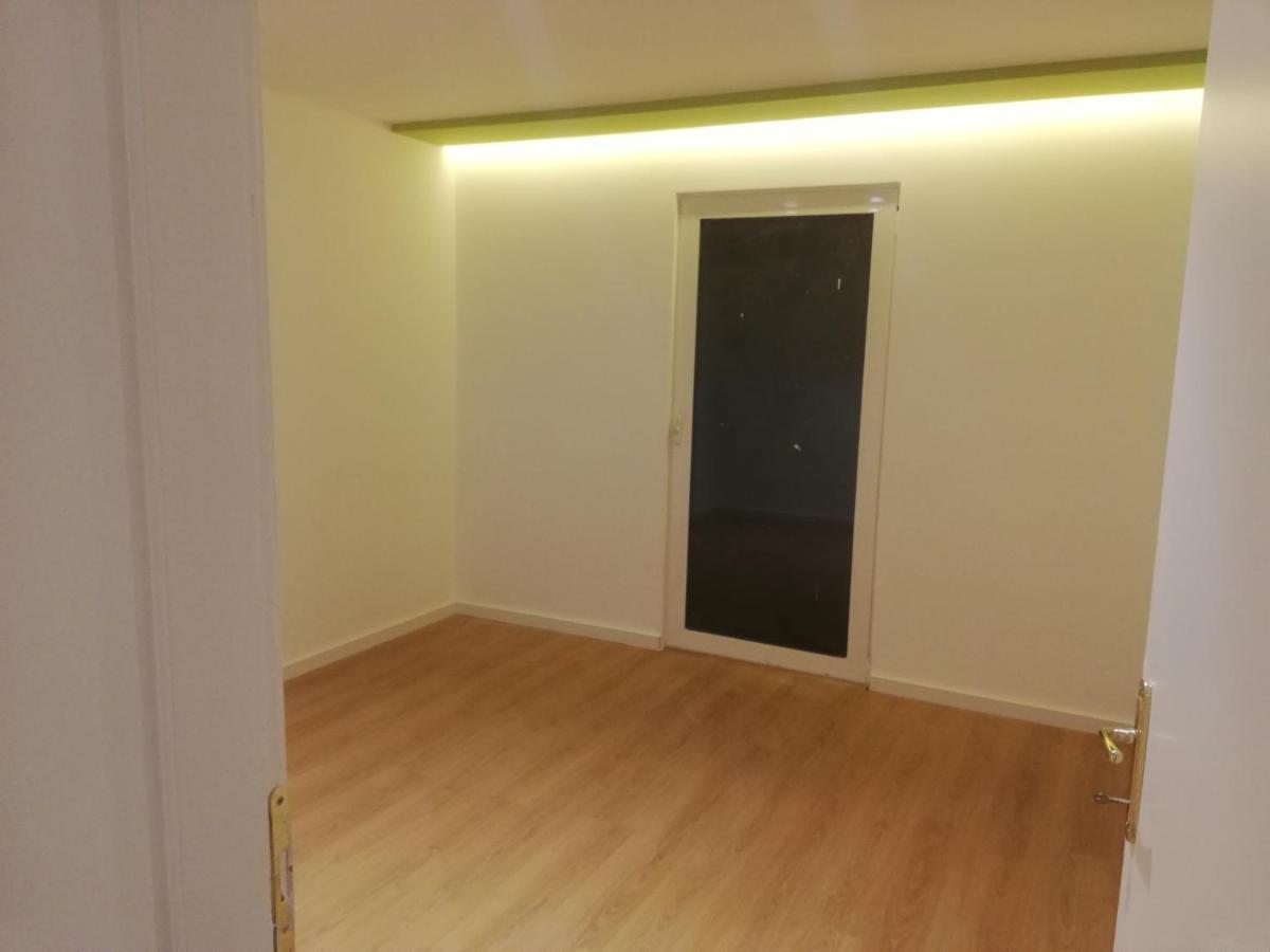 Home 12 Librazhet Εξωτερικό φωτογραφία