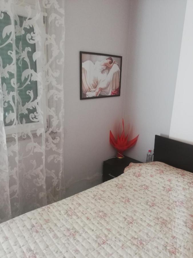 Home 12 Librazhet Εξωτερικό φωτογραφία